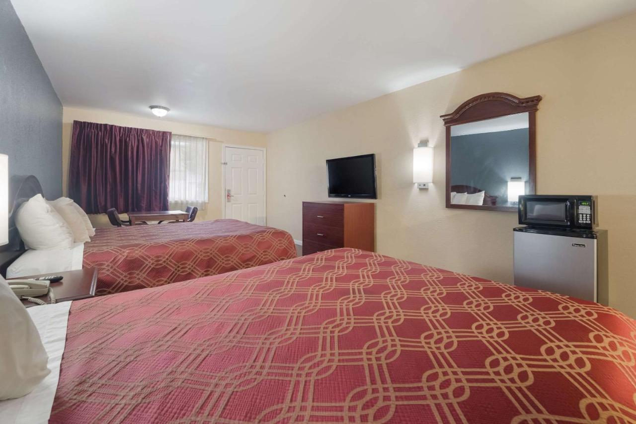 Econo Lodge Thomaston Exterior foto