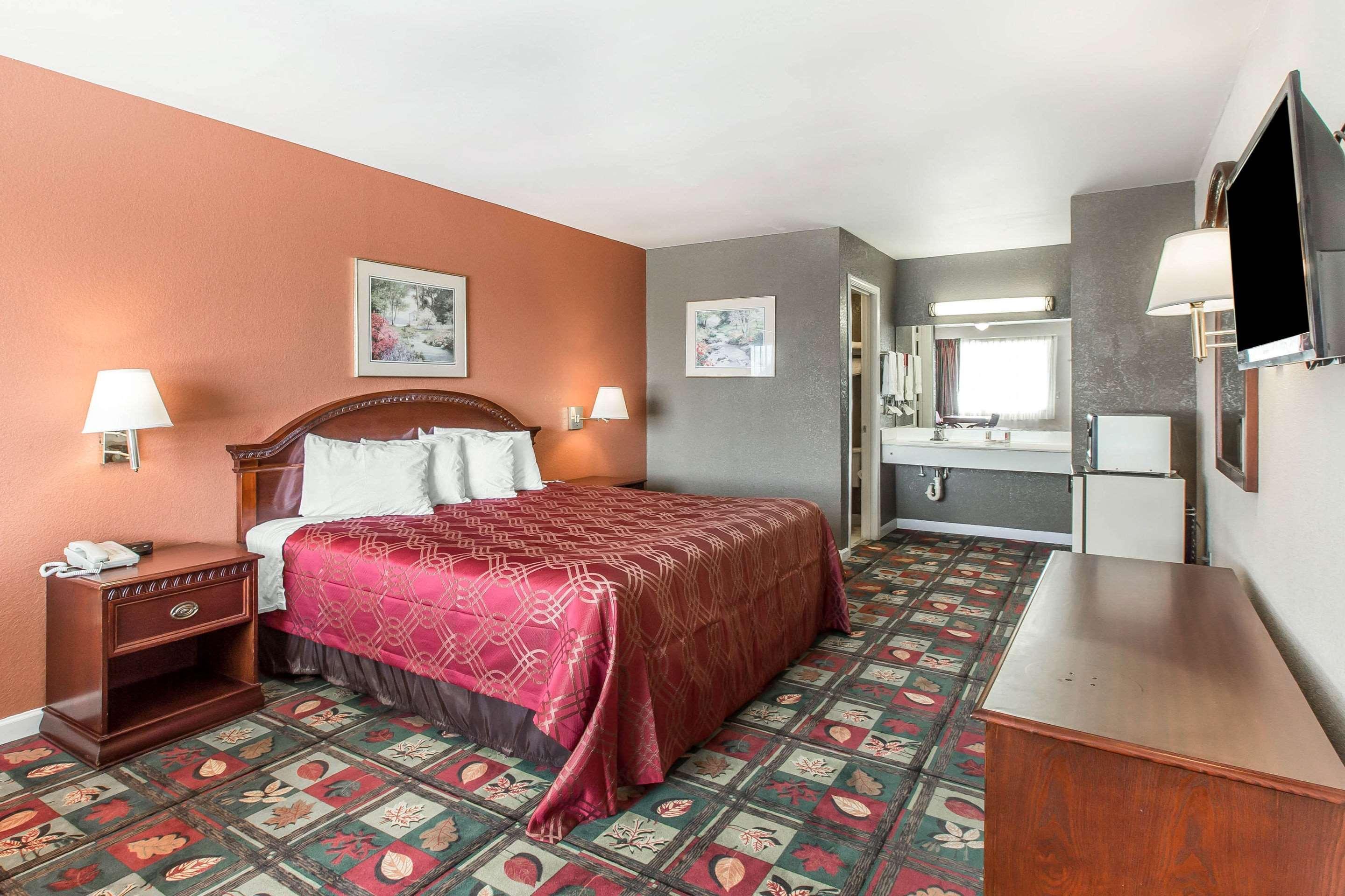 Econo Lodge Thomaston Exterior foto